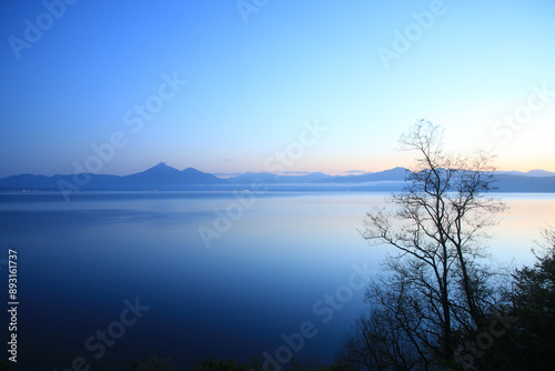 猪苗代湖と磐梯山（福島県郡山市・湖南町）