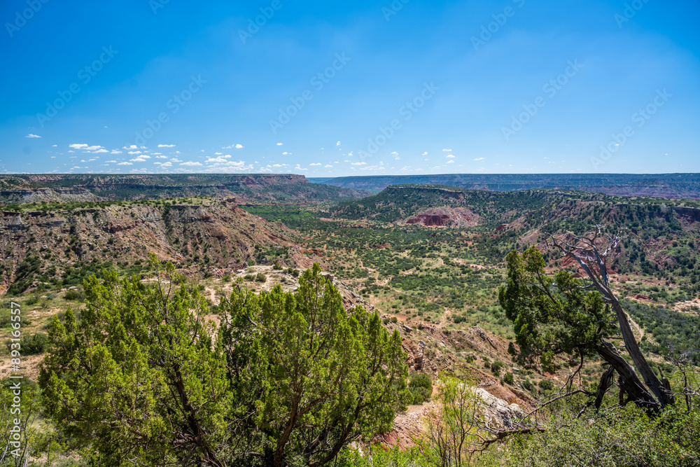 Fototapeta premium An overlooking view of nature in Amarillo, Texas