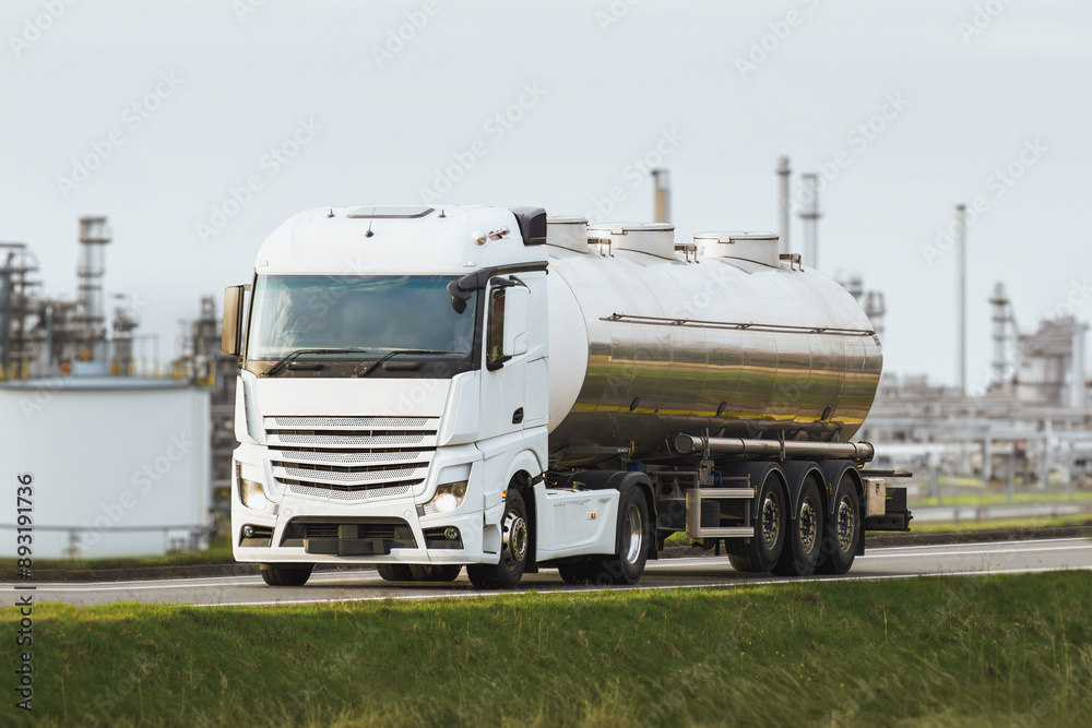 Highway Logistics: The Journey of Gasoline from Refinery to Economy Highway Logistics: The Journey of Gasoline from Refinery to Economy