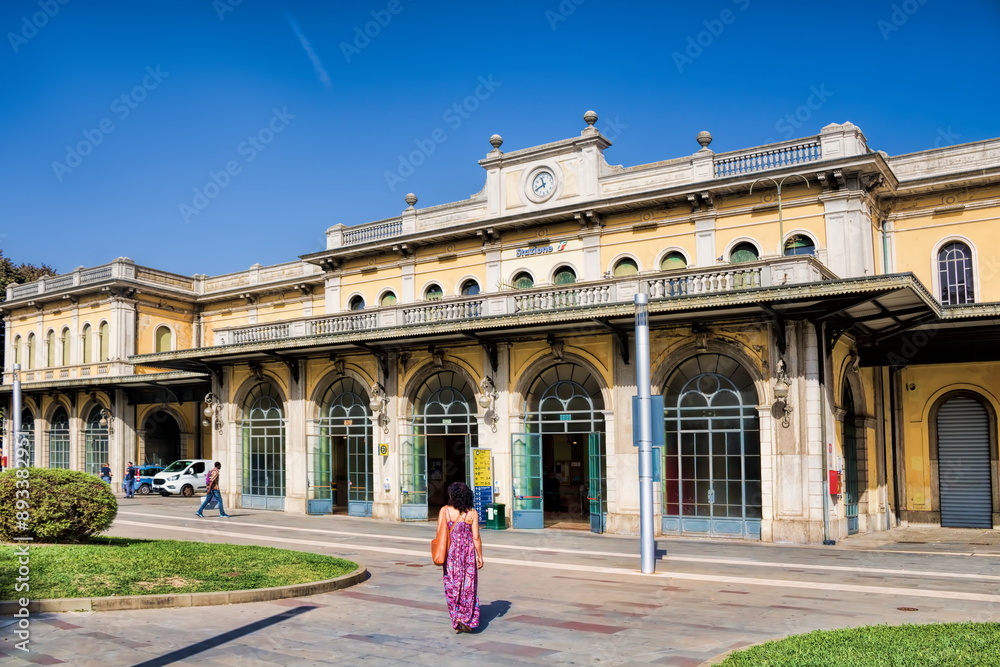 cremona, italien - bahnhof
