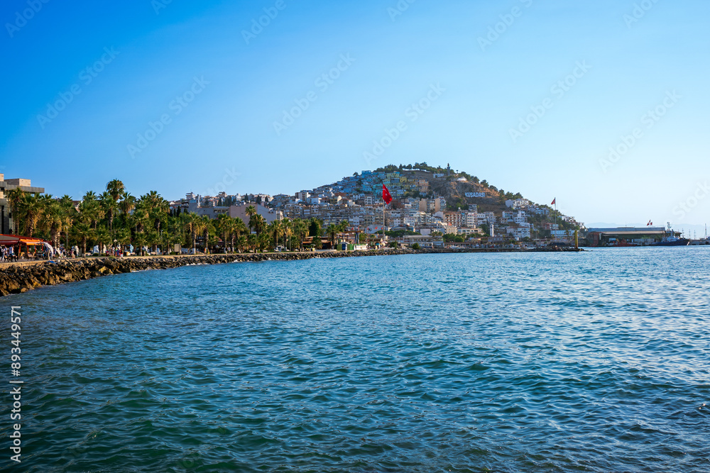 Fototapeta premium view of the bay of the city