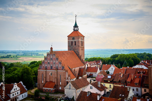 Reszel - eine malerische Stadt in Polen, Kirche und Altstadt photo