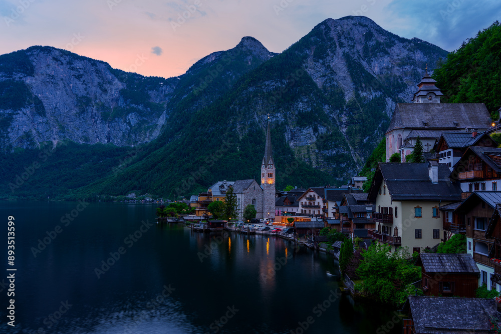 Fototapeta premium Panoramic view of the village of Hallstatt on Lake Hallstatt in Austria.