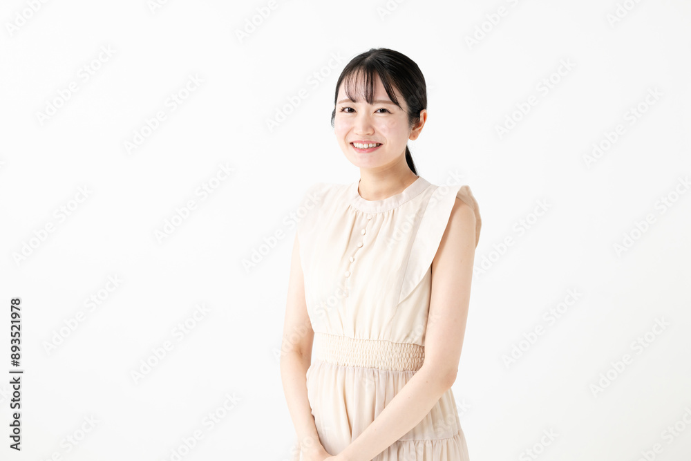 笑顔の若い女性 笑顔の若い女性