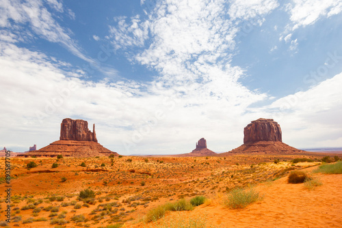 Obraz na płótnie Beautiful monument valley in the desert of Arizona w salonie