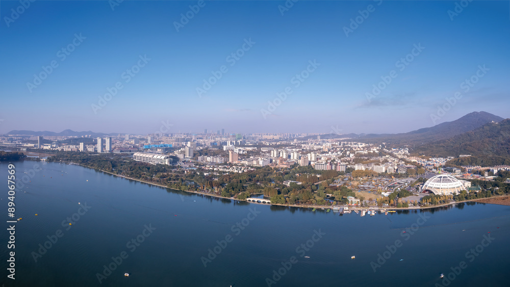 Fototapeta premium Breathtaking Aerial View of Urban Landscape by the Water