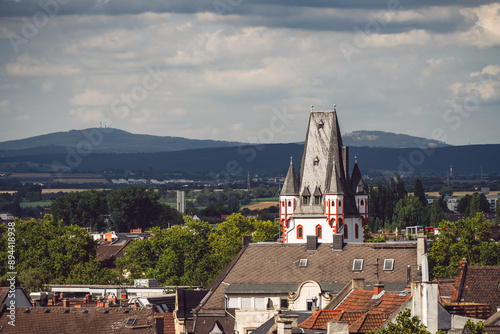 Obraz na płótnie Holzturm in Mainz mit Taunus, Juli 2024 w salonie