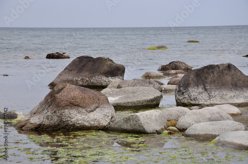 idyllischer Steinstrand auf Rügen Nähe Arkona - idyllic stone beach on Rügen near Arkona photo