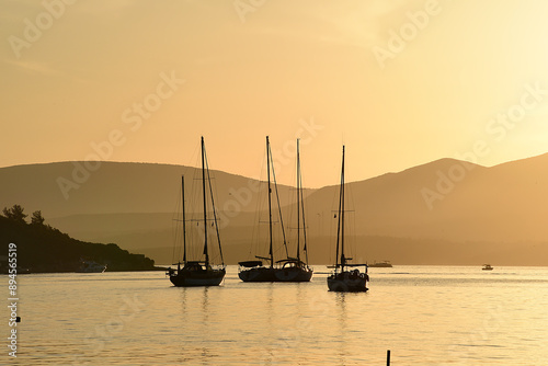 Sonnenuntergang im Hafen von Sigacik, Türkei photo