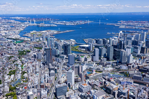 横浜駅上空より横浜港を望む・Aerial View	
