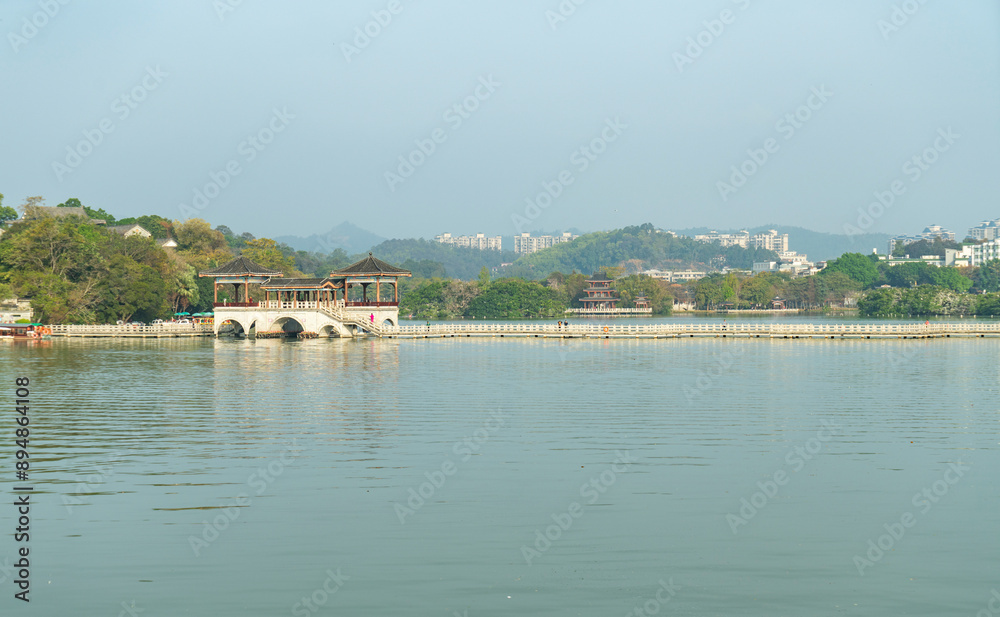 Naklejka premium Huizhou West Lake Jiuqu Bridge, Huizhou, Guangdong Province, China