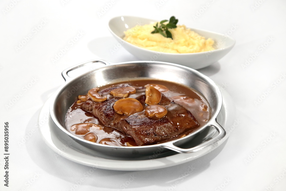 File Madeira Champignon Sauce and Mashed Potatoes File Madeira Champignon Sauce and Mashed Potatoes