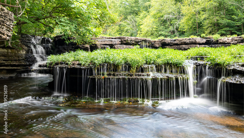 Cuadro en lienzo Waterfalls of Old Stone Fort State Park, TN