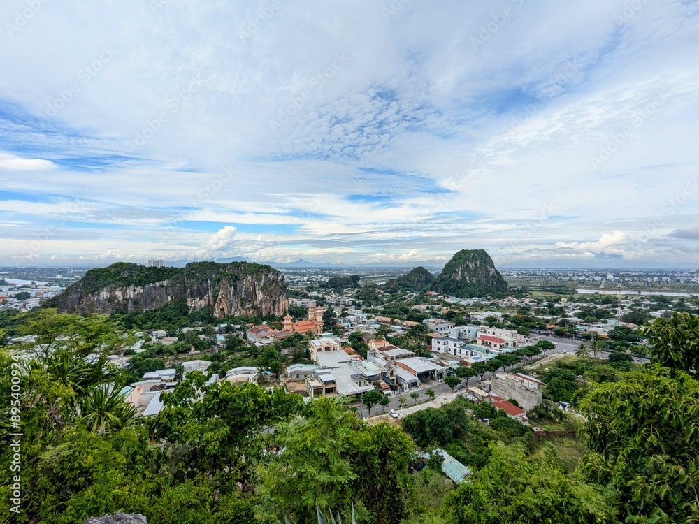 Obraz premium the marble mountains in Da Nang, Vietnam