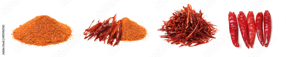 Naklejka premium Dry red pepper and Paprika isolated on white background