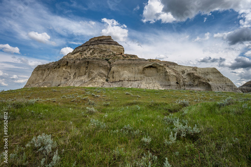 Obraz na płótnie Panorama of Sagebrush and Castle Butte in the Big Muddy Valley, Saskatchewan, Canada w salonie