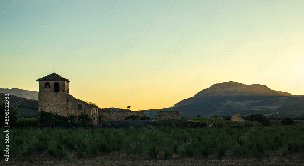 Fototapeta premium ATARDECER EN EL CARCAMO