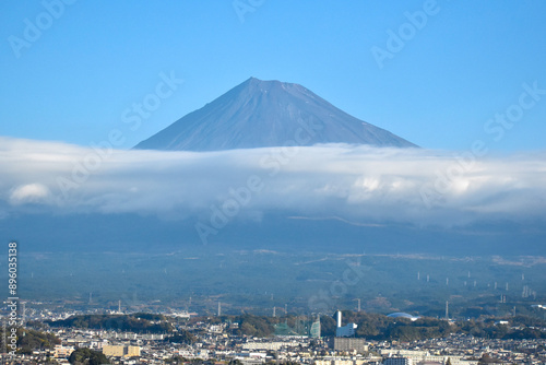 青空と美しい富士山と雲