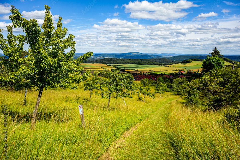 Obraz premium Eine schöne Fahrradtour durch Südthüringen über Wasungen, Walldorf bis zum Aussichtspunkt auf der Hohen Geba in der Rhön - Thüringen - Deutschland