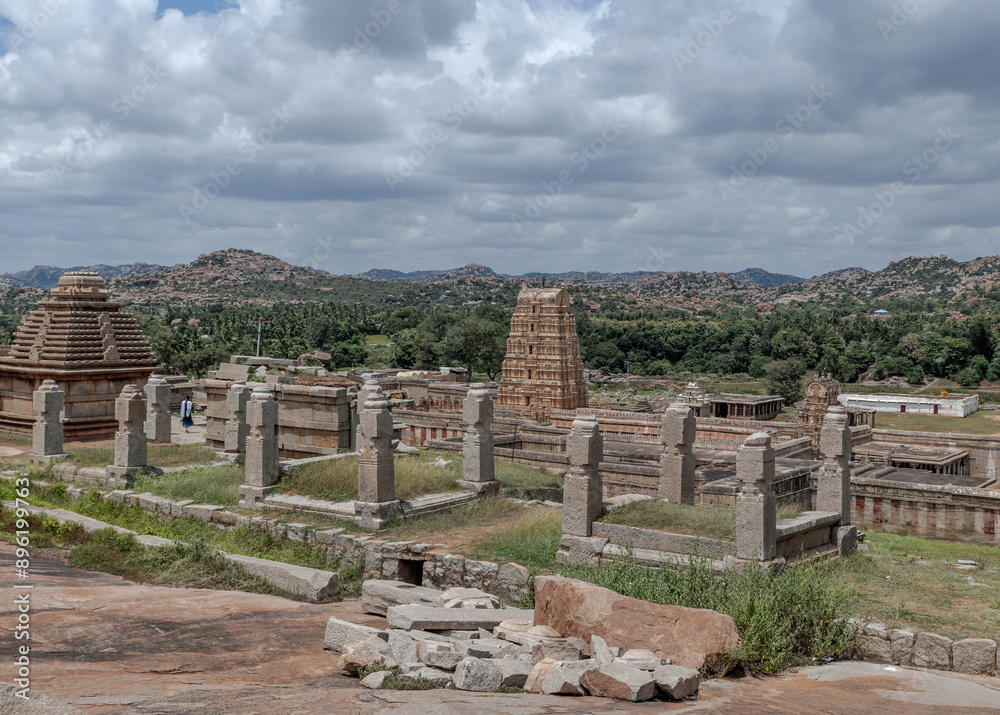 Fototapeta premium Hemakuta Hill Temple Complex, Hampi. India.
