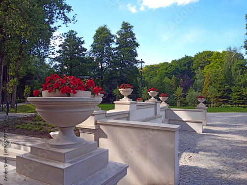 Malowniczy park zdrojowy w Nałęczowie po renowacji. Czerwiec 2024 photo