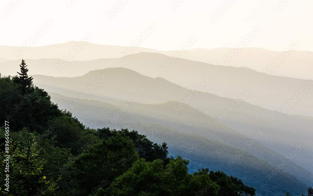 Obraz premium Sunrise over Mountains in Appalachia