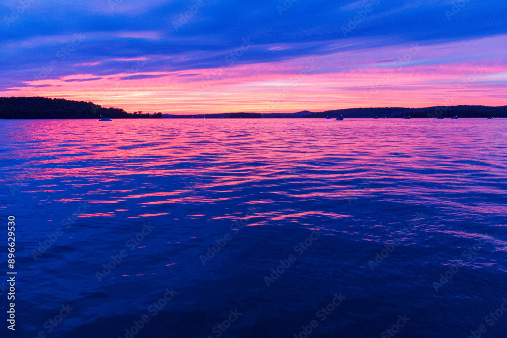 Obraz premium Sunset at Senecaville Lake, Ohio