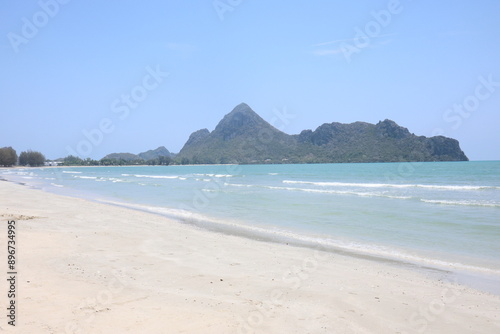 Fototapeta Naklejka Na Ścianę i Meble -  Amazing tropical beach with green mountains in the background