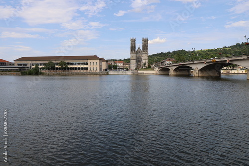 La rivière Moselle, ville de Pont à Mousson, département de la Meurthe et Moselle, France photo