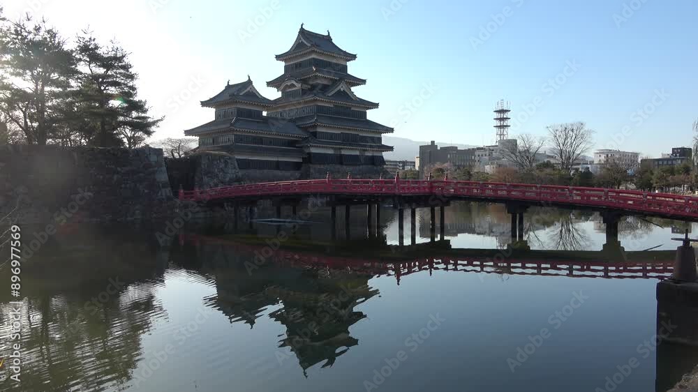 埋の橋と松本城（長野県・松本市）