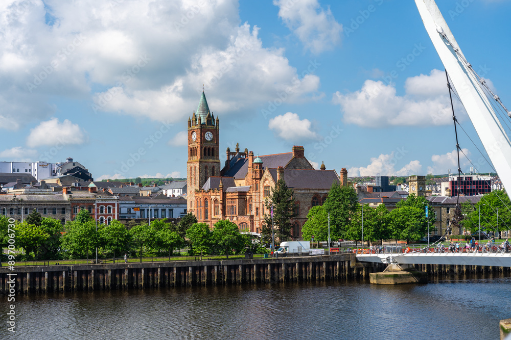 Rathaus am River Foyle Londonderry Derry Stadt Nordirland County Derry Rathaus am River Foyle Londonderry Derry Stadt Nordirland County Derry