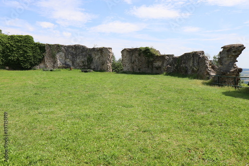 Vestiges du château de Mousson sur la butte de Mousson, ville de Pont à Mousson, département de la Meurthe et Moselle, France photo