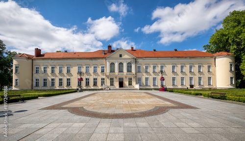 Obraz na płótnie Former palace of von Hoym family in Brzeg Dolny, Poland. Nowadays it used as administrative building w salonie