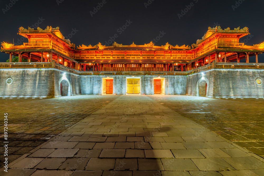 Fototapeta premium Imperial City with the Purple Forbidden City within the Citadel in Hue, Vietnam. Imperial Royal Palace of Nguyen dynasty in Hue.