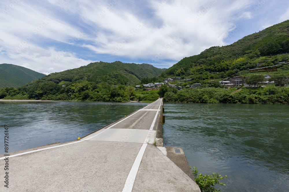 岩間沈下橋(高知県四万十川)