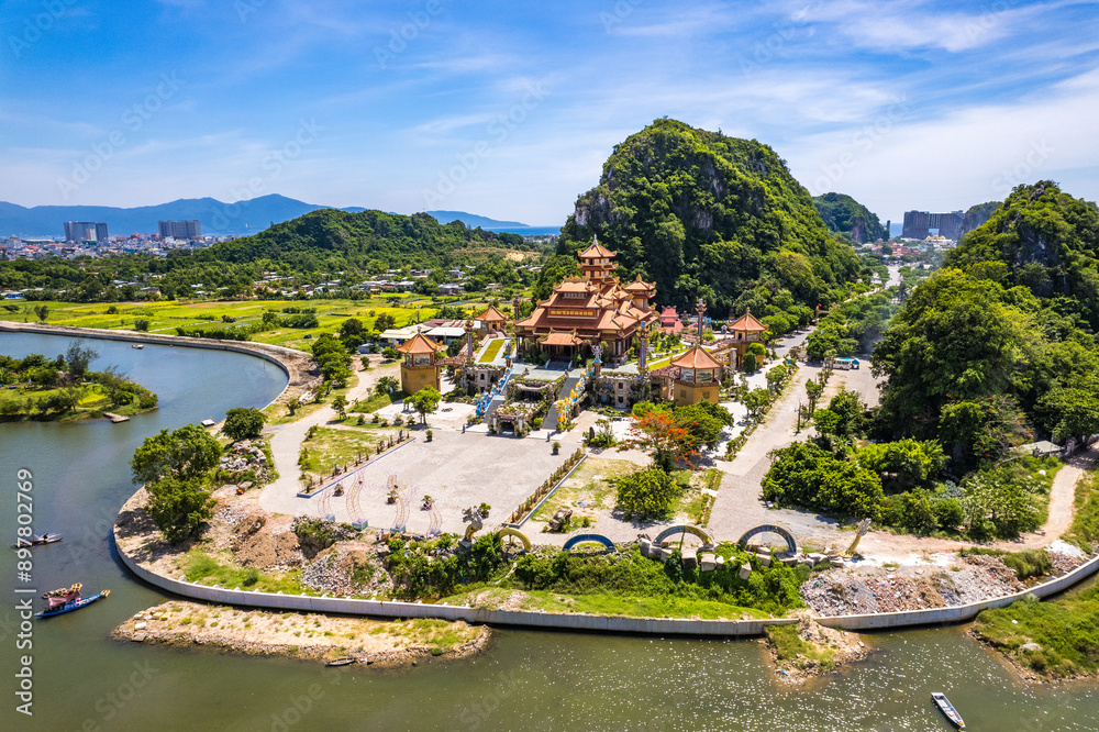 Fototapeta premium Quan The Am Pagoda in Da Nang, marble mountains, Vietnam