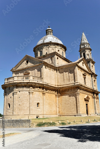 Montepulciano, Val d'Orcia, Provinz Siena, Toskana, Italien, Europa, Ein prächtiges Kirchenschiff mit einem opulenten Altar, umgeben von großen Säulen und kunstvollen Gemälden, Toscana, Europa Italien