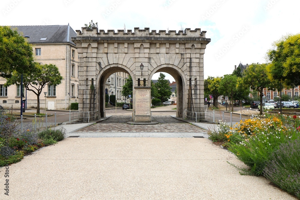 Fototapeta premium La porte Saint Paul, porte de ville, Ville de Verdun, département de la Meuse, France