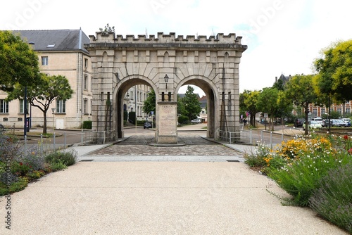 Wallpaper Mural La porte Saint Paul, porte de ville, Ville de Verdun, département de la Meuse, France Torontodigital.ca