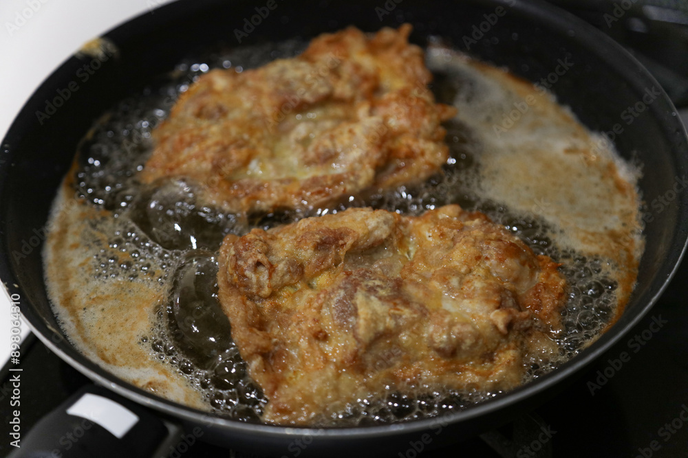 チキン南蛮を作る様子 チキン南蛮を作る様子