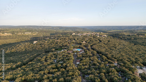 Village d'Ardèche  ( Orgnac L'aven France  ) vu aérienne drone