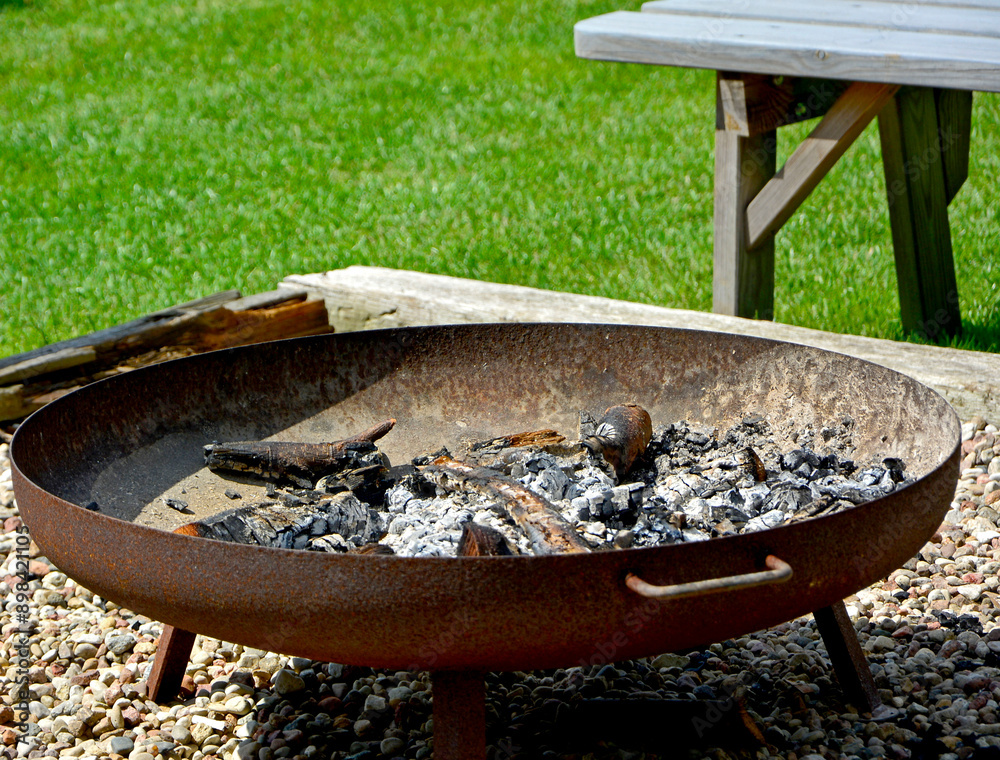 palenisko ogrodowe, misa stalowa palenisko ogrodowe, steel bowl garden fireplace, A metal firepit bowl, a round fire steel pit, Patio Fire Pit Steel Round