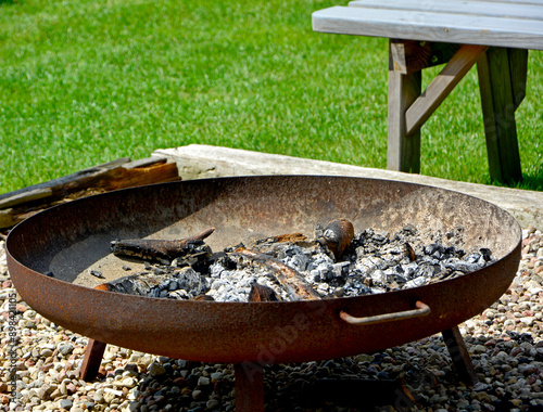 Obraz na płótnie palenisko ogrodowe, misa stalowa palenisko ogrodowe, steel bowl garden fireplace, A metal firepit bowl, a round fire steel pit, Patio Fire Pit Steel Round
w salonie