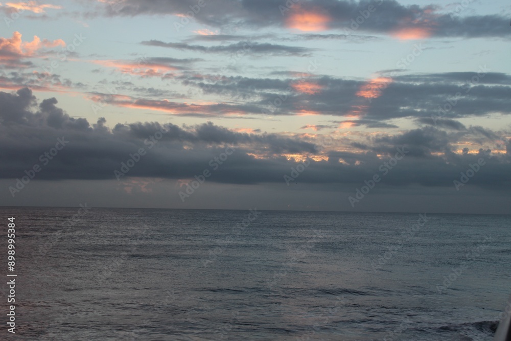 Fototapeta premium sunset over the sea in Mexico