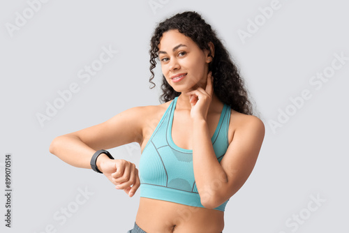 Sporty African-American wom...