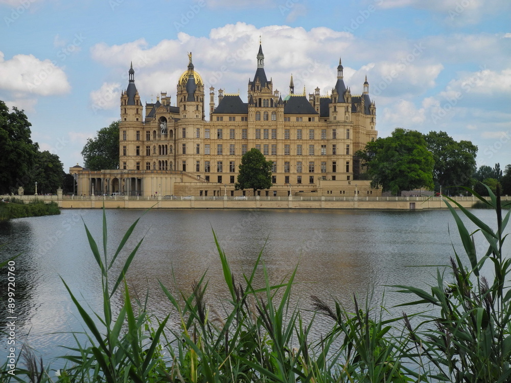Obraz premium Schweriner Schloss am Schweriner See UNESCO Welterbe, Residenzensemble, Sehenswürdigkeit