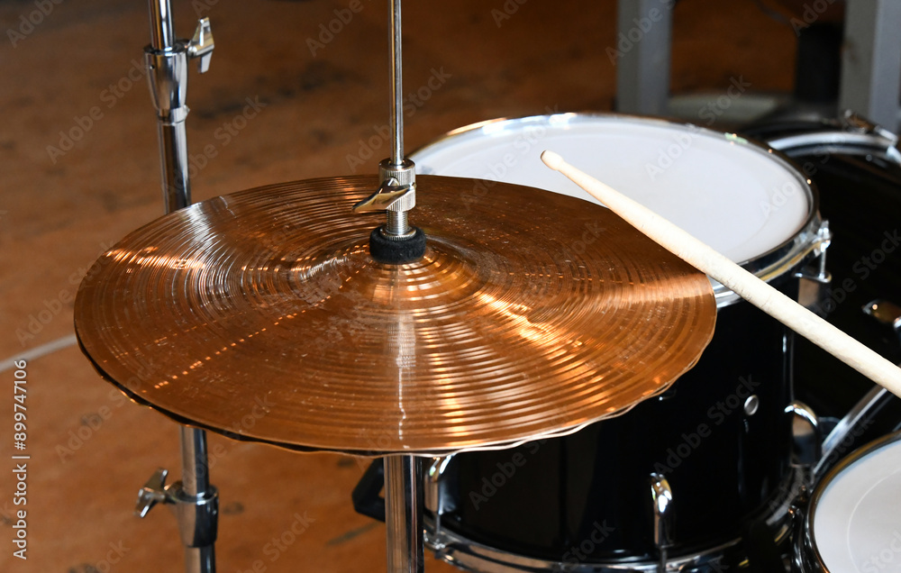 Obraz premium Cymbals and Drumstick