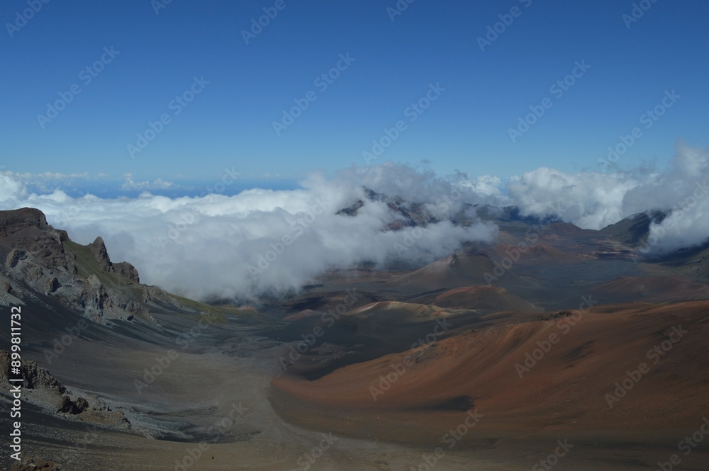 Fototapeta premium Stunning Cloud-Covered Haleakalā Caldera