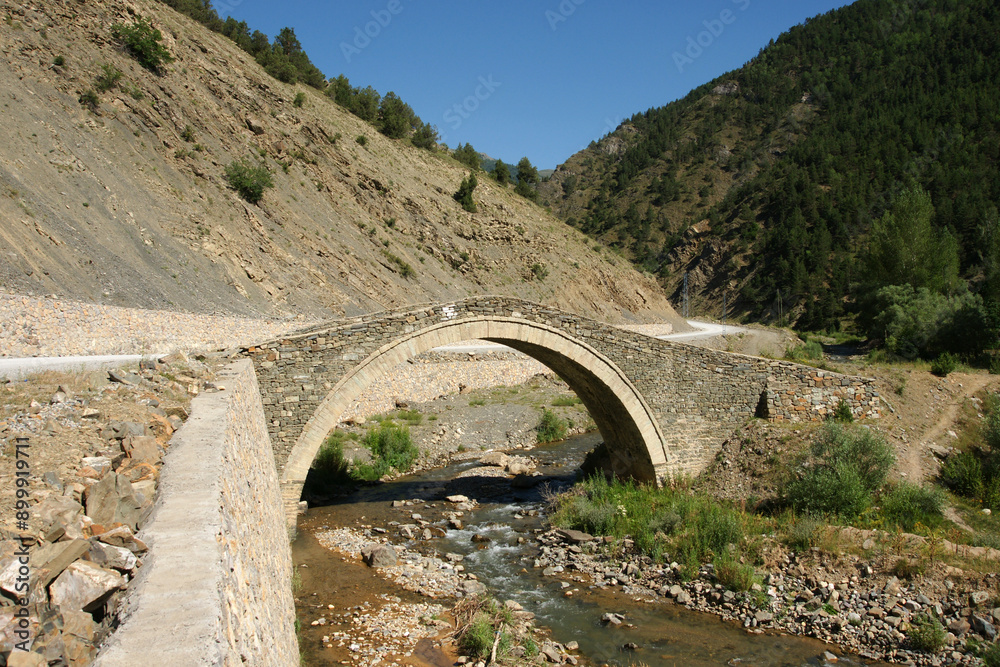 Bazbent Bridge, located in Gumushane, Turkey, was built during the Ottoman period.
Bazbent Bridge, located in Gumushane, Turkey, was built during the Ottoman period.
