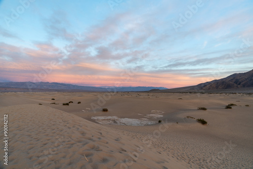 Fototapeta Naklejka Na Ścianę i Meble -  sand dunes at sunset